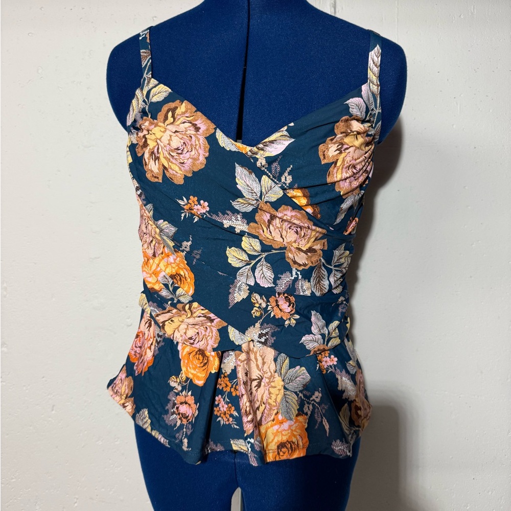 Jantzen Women's swim top never worn